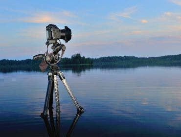 dslr on tripod