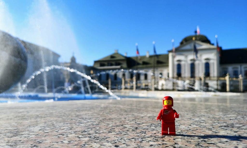 rule of thirds in photography lego figure on fountain square