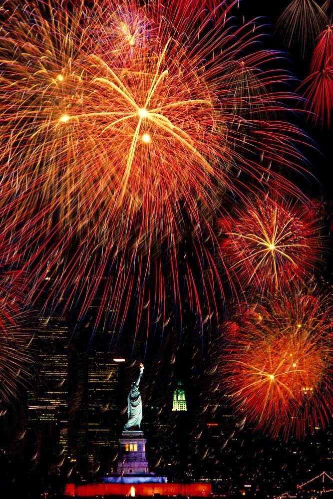 Joe McNally fireworks statue of liberty nyc fourth of july