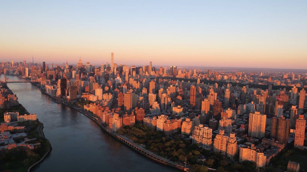 Shot by Tom Kaminiski with the Canon Powershot G3-X