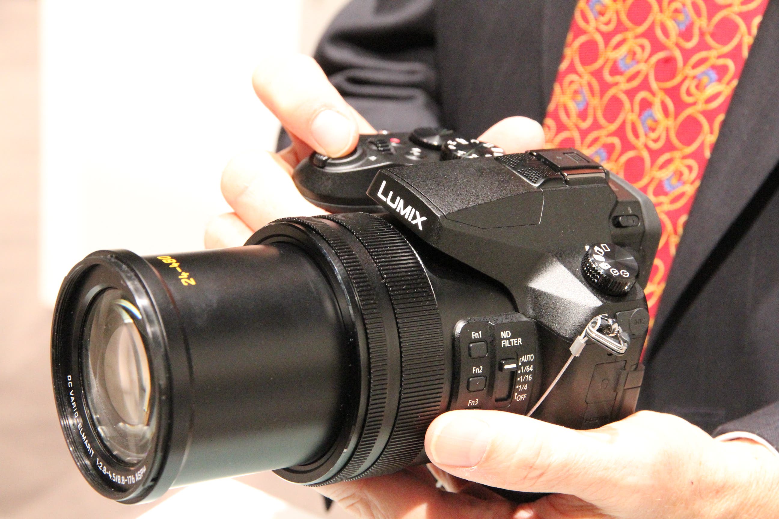Panasonic Lumix FZ2500