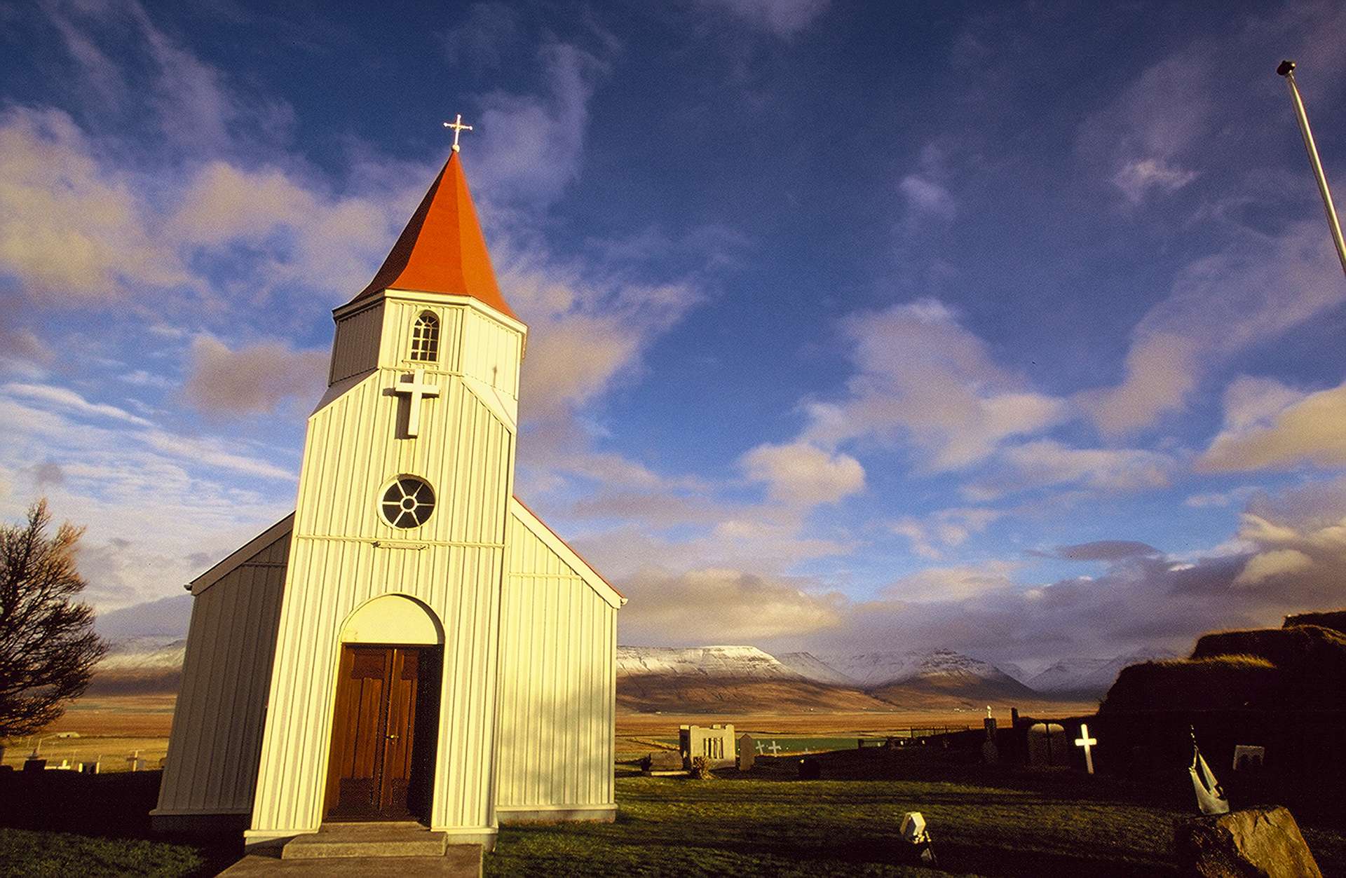 Church, Iceland. Shot on Canon Elan 7e with Fuji Velva 50. Photo by Jeff Marsala. @jeffmarsalaphotography