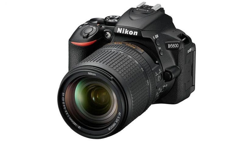 Nikon D5600 DSLR with AF-S DX NIKKOR 18-140mm f/3.5-5.6G ED VR Lens
