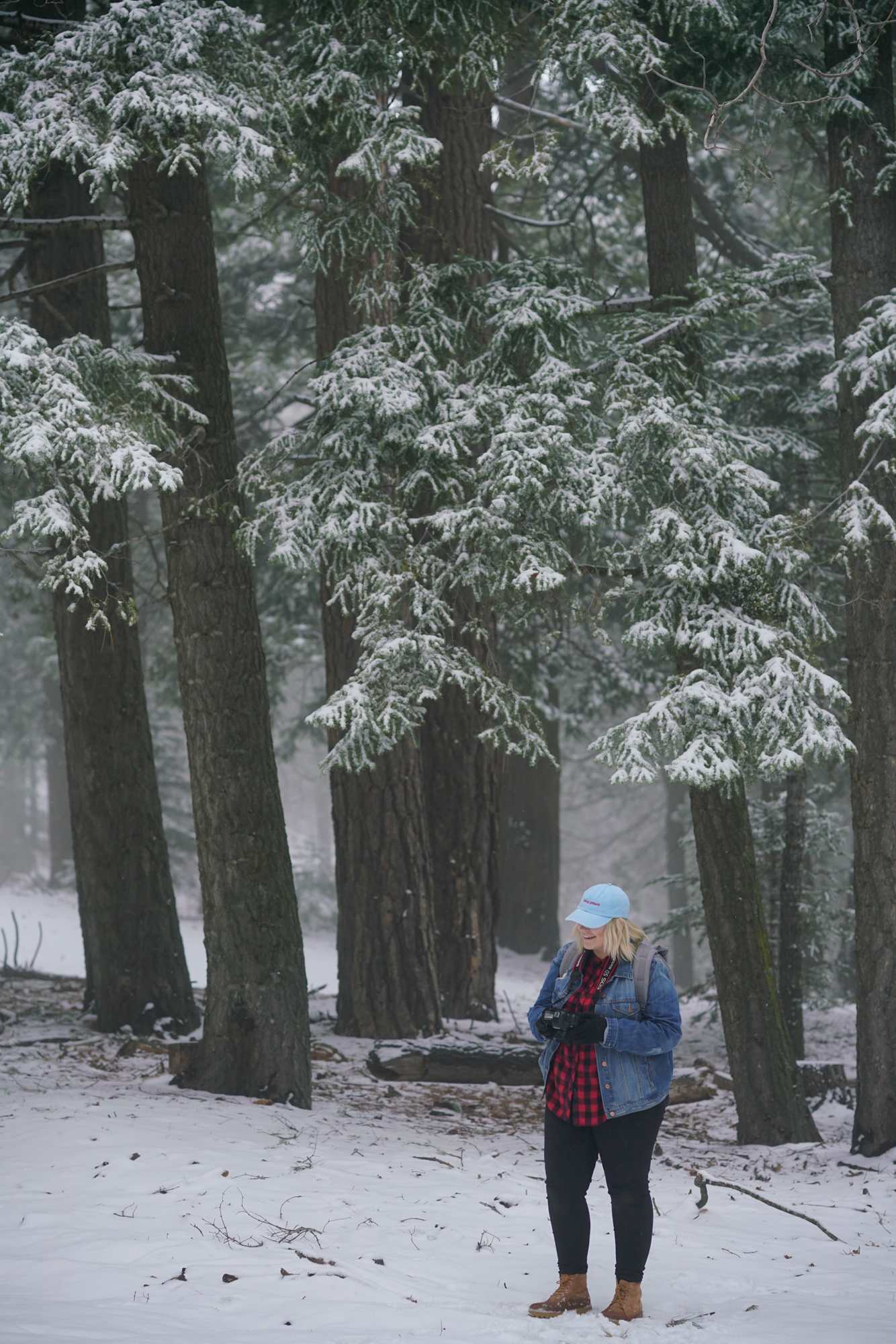 It snowed in the middle of the trip, providing even more photogenic opportunties, despite the cold. Texas-based photographer Kaylee Mariee at Yeah Field Trip 2017. Taken with Sony A7rii © Liz Daza