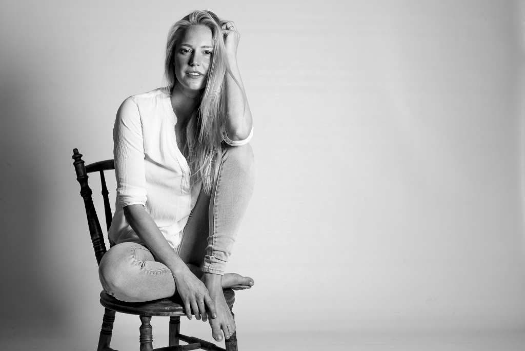 50mm low light, portrait,