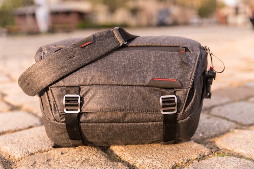 peak design sling bag
