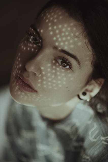 feminine beauty look up