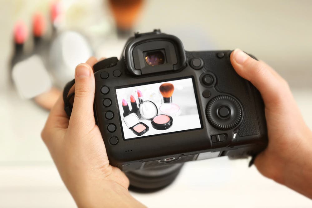 using dslr to shoot makeup product photography
