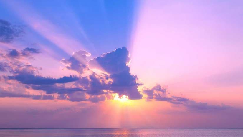 Beautiful colors of the sky with sun rays