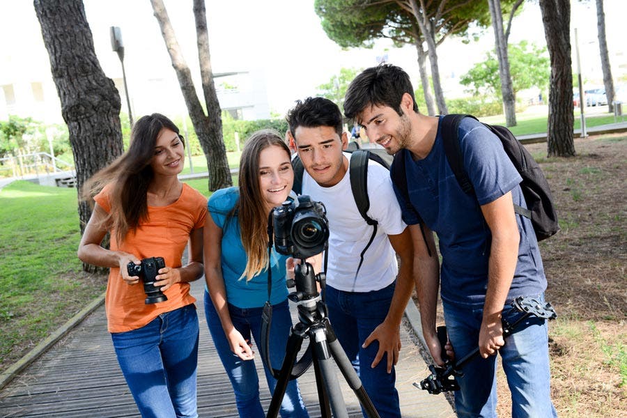 group of amateur photographers on photowalk