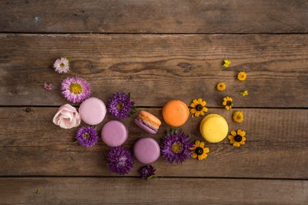 Purple and yellow macarons layout