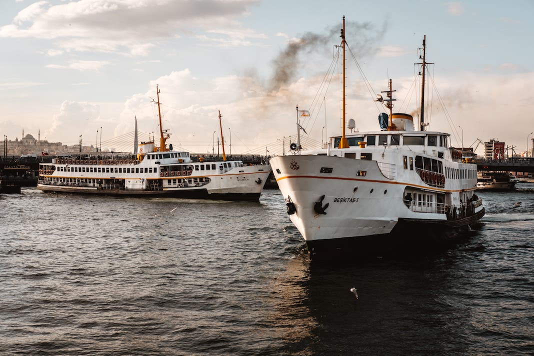 Istanbul Ferry (Photo by Eren Sarigul)