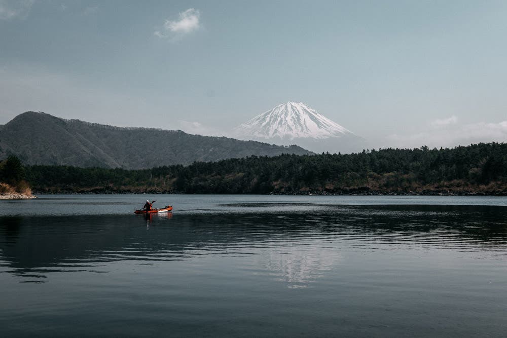 Eren Sarigul mount fuji Saiko Lake