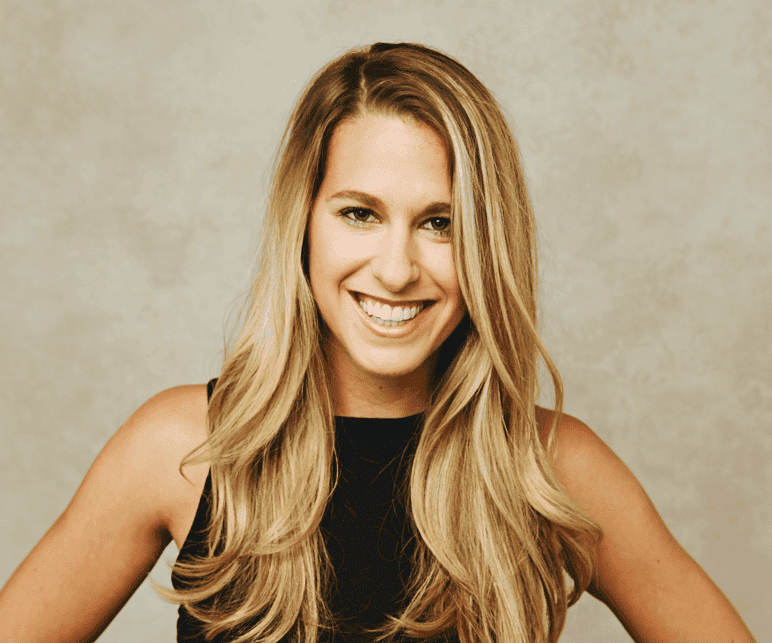 Amy-Schlinger-headshot-1ab3c6e418874b02b5c8585907a6bbb0