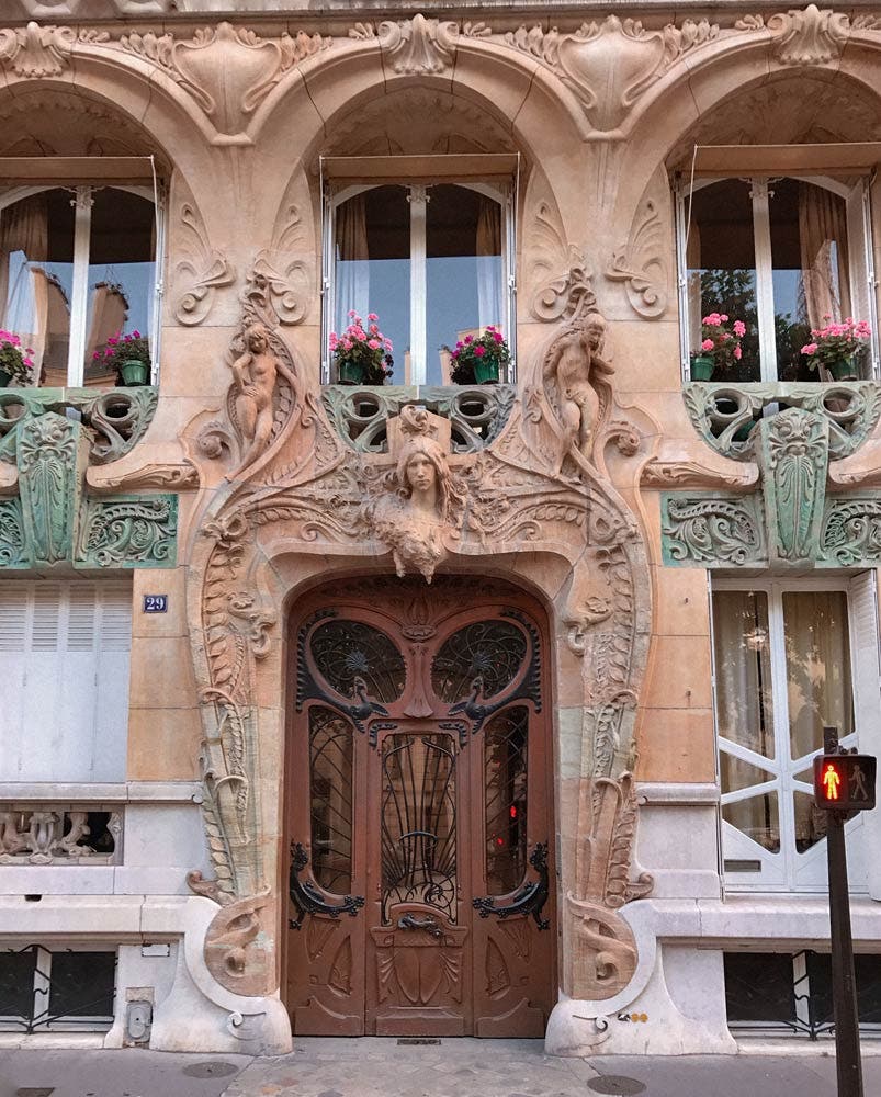 city photos Nastasia Yakoub Dame Traveler