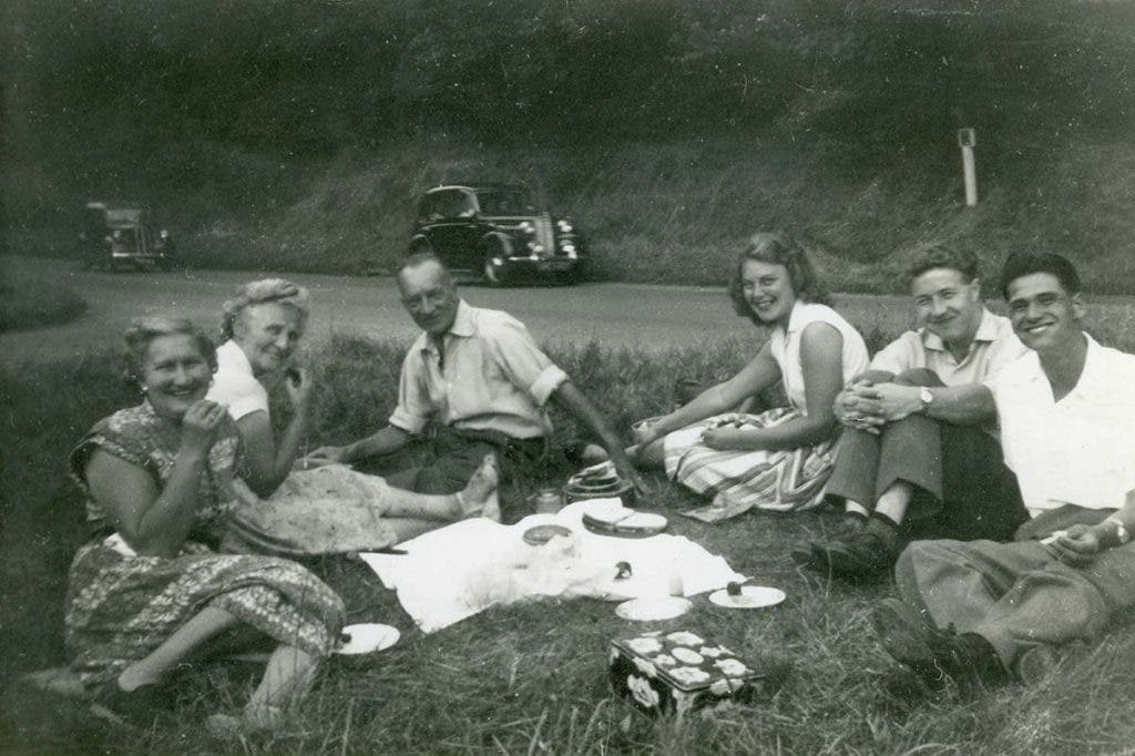 old family photo picnic