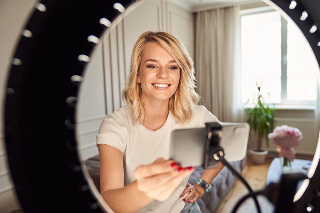 ring light youtuber