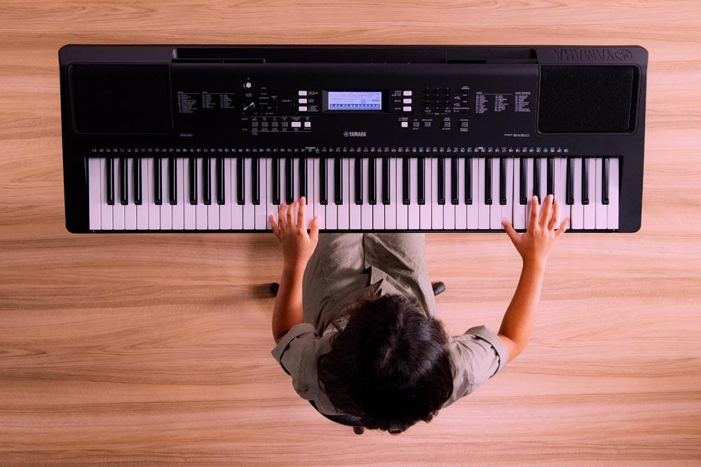 Yamaha PSR-EW310 76-Key Portable Keyboard