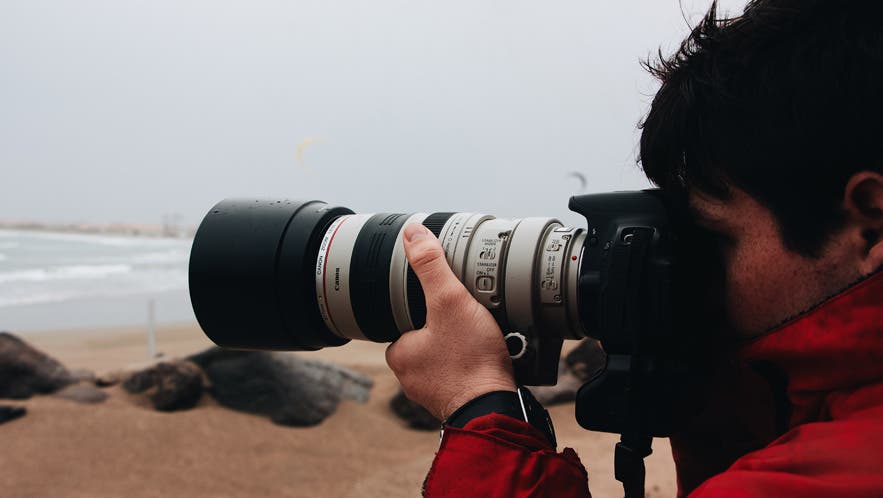 canon telephoto lens photographer