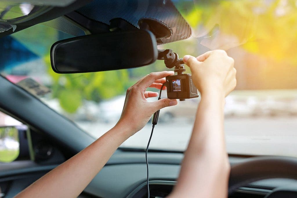 dashboard camera installation on windshield