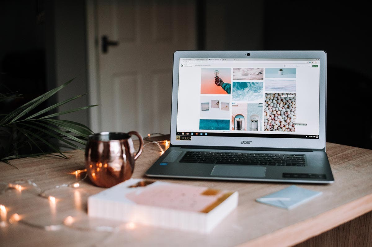 photographer influencer portfolio media kit on laptop