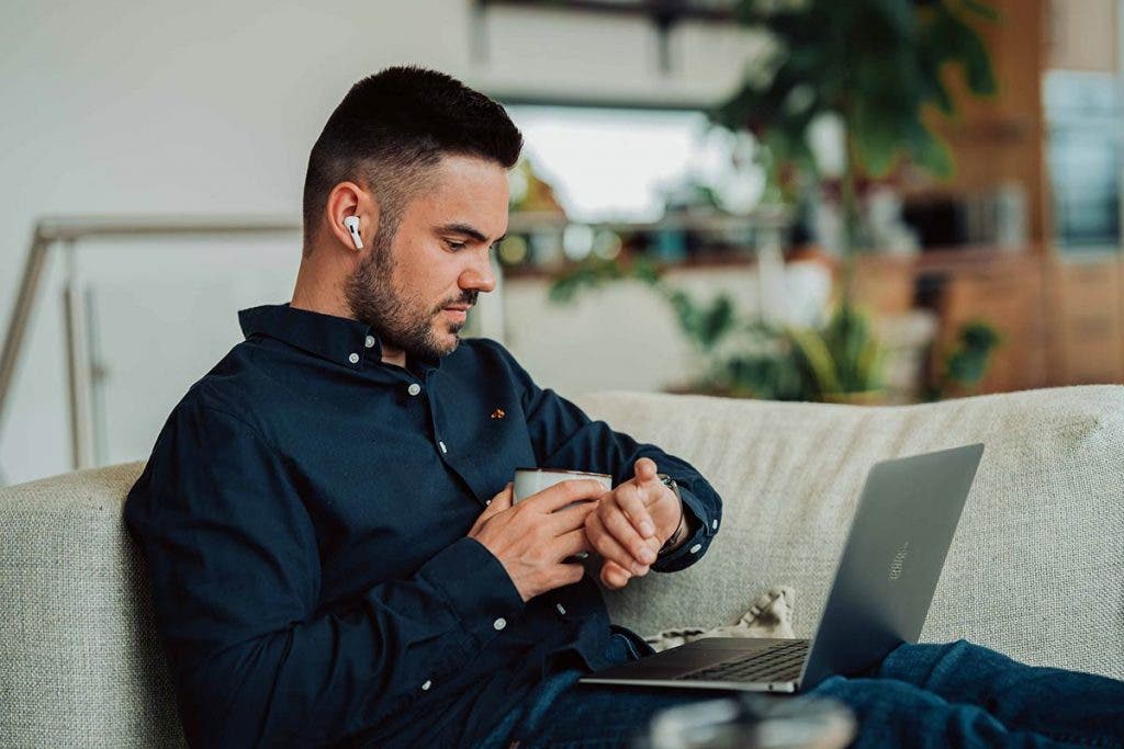 headphones apple airpods pro