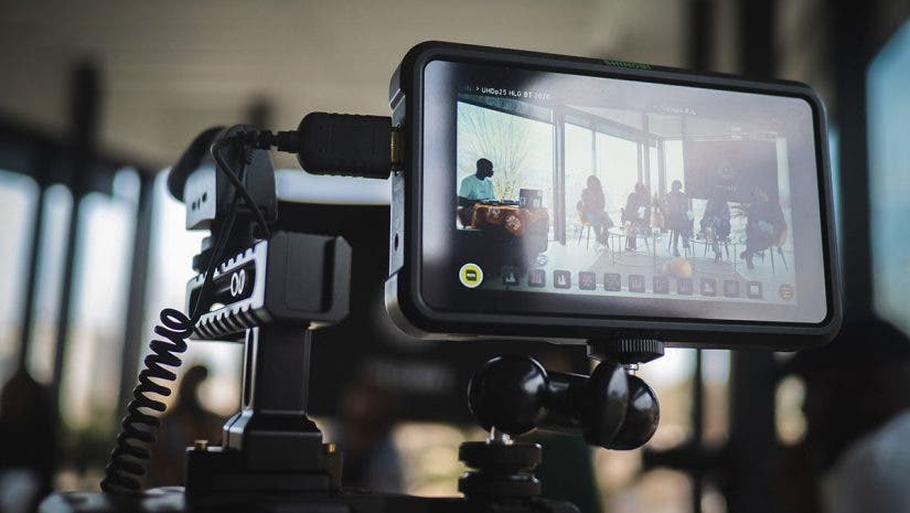camera with atomos external camera screen
