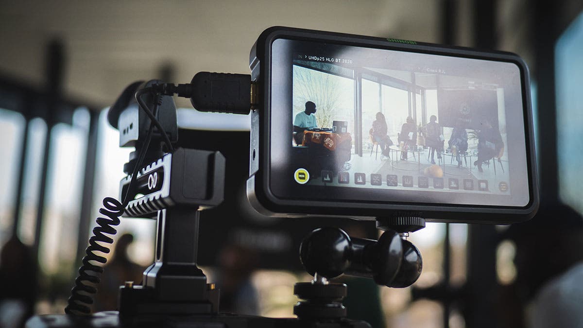 camera with atomos external camera screen