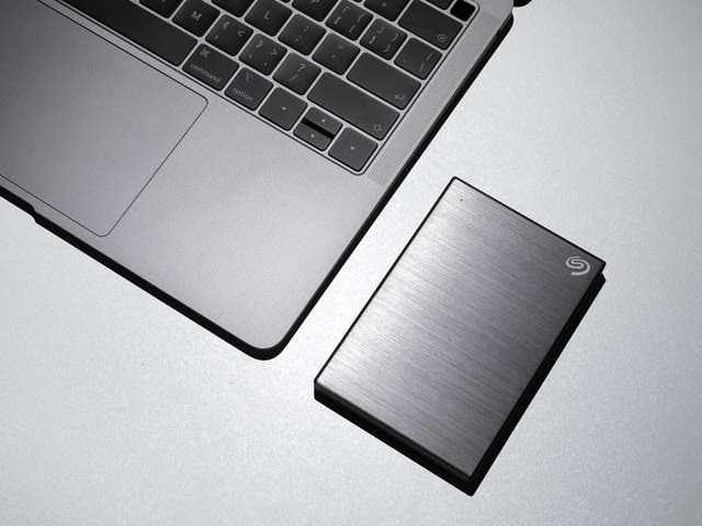 Back Up Your Files - How To Wipe Your Device - 42West, Adorama