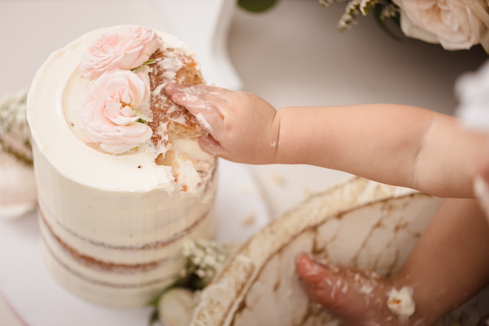 cake smash close up