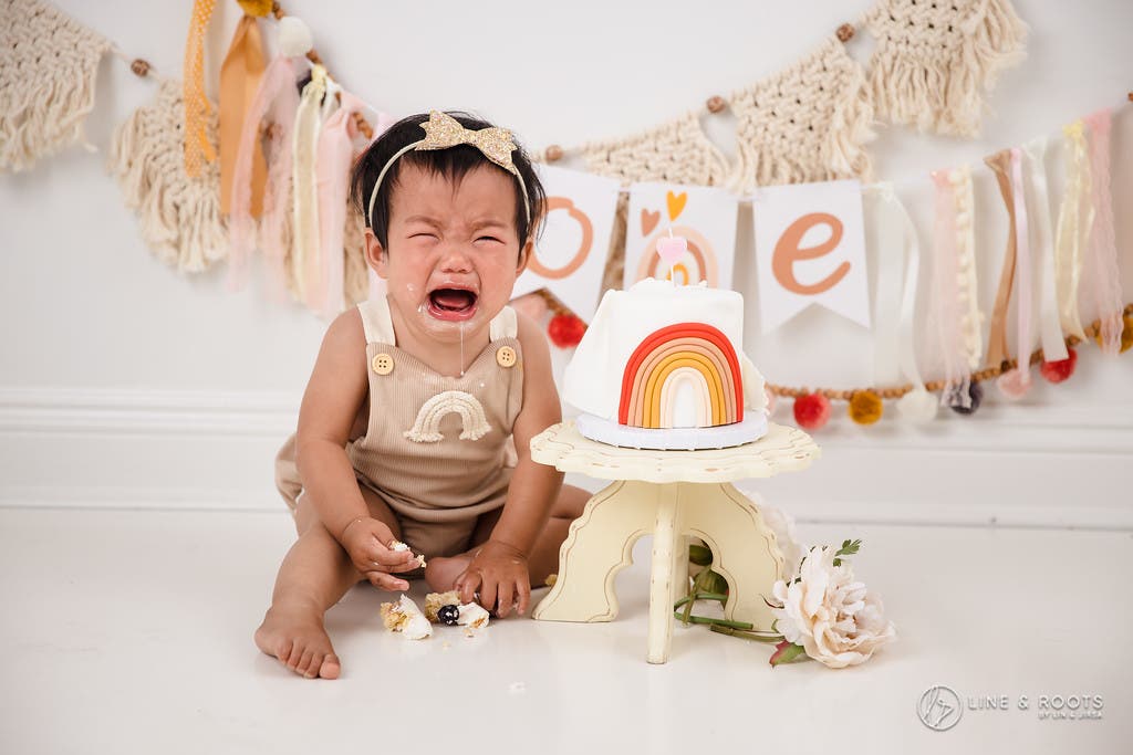 cake smash photos crying