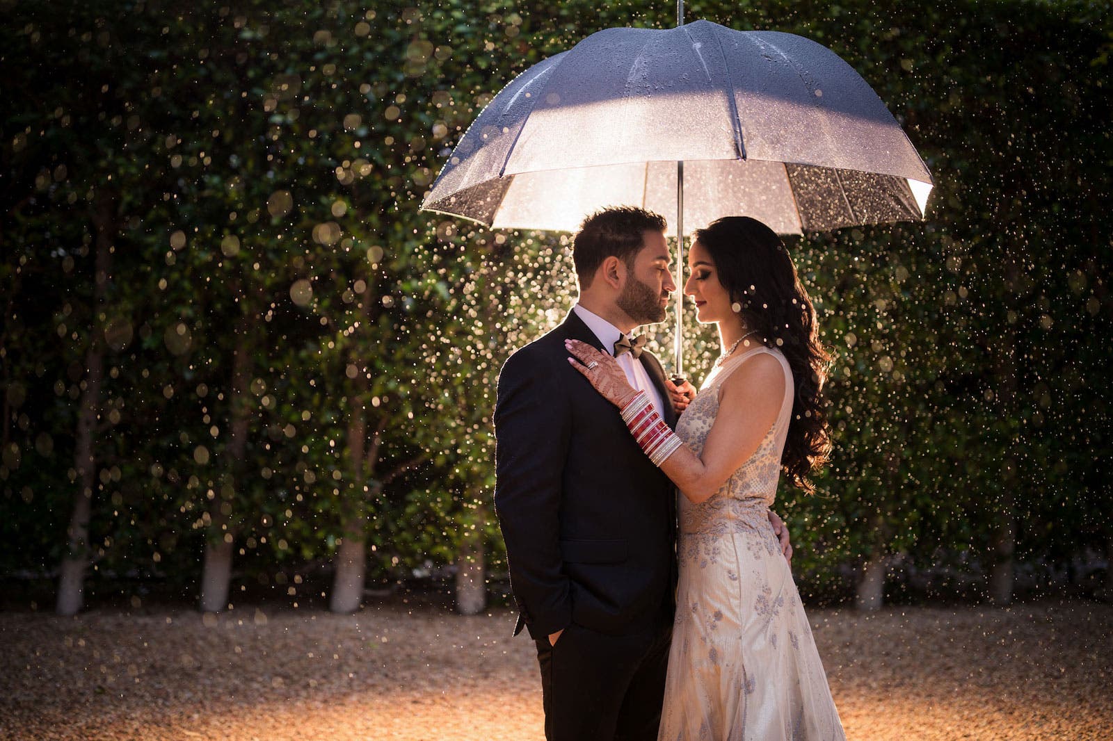 rain photography for couples portraits