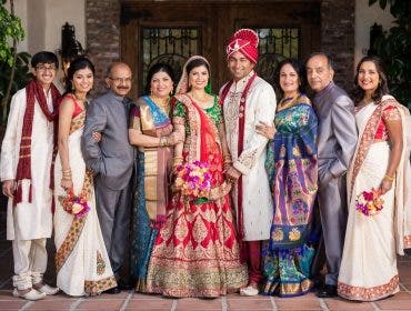 symmetrical group photo poses for wedding party