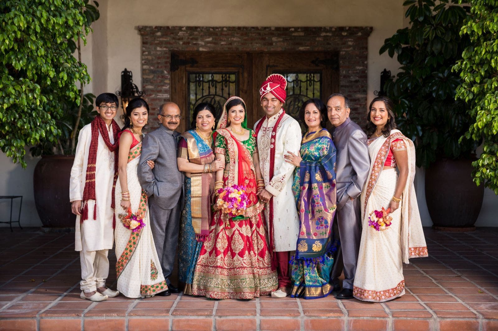 symmetrical group photo poses for wedding party