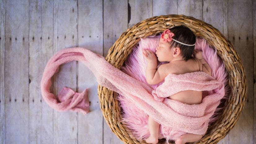 Newborn photography ideas and tips feature