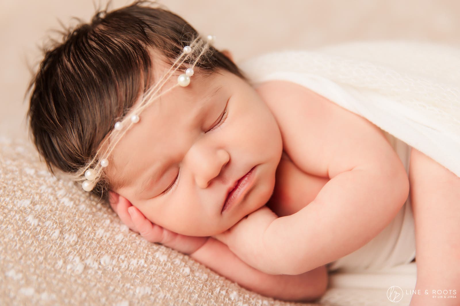 newborn photography tips and ideas side pose