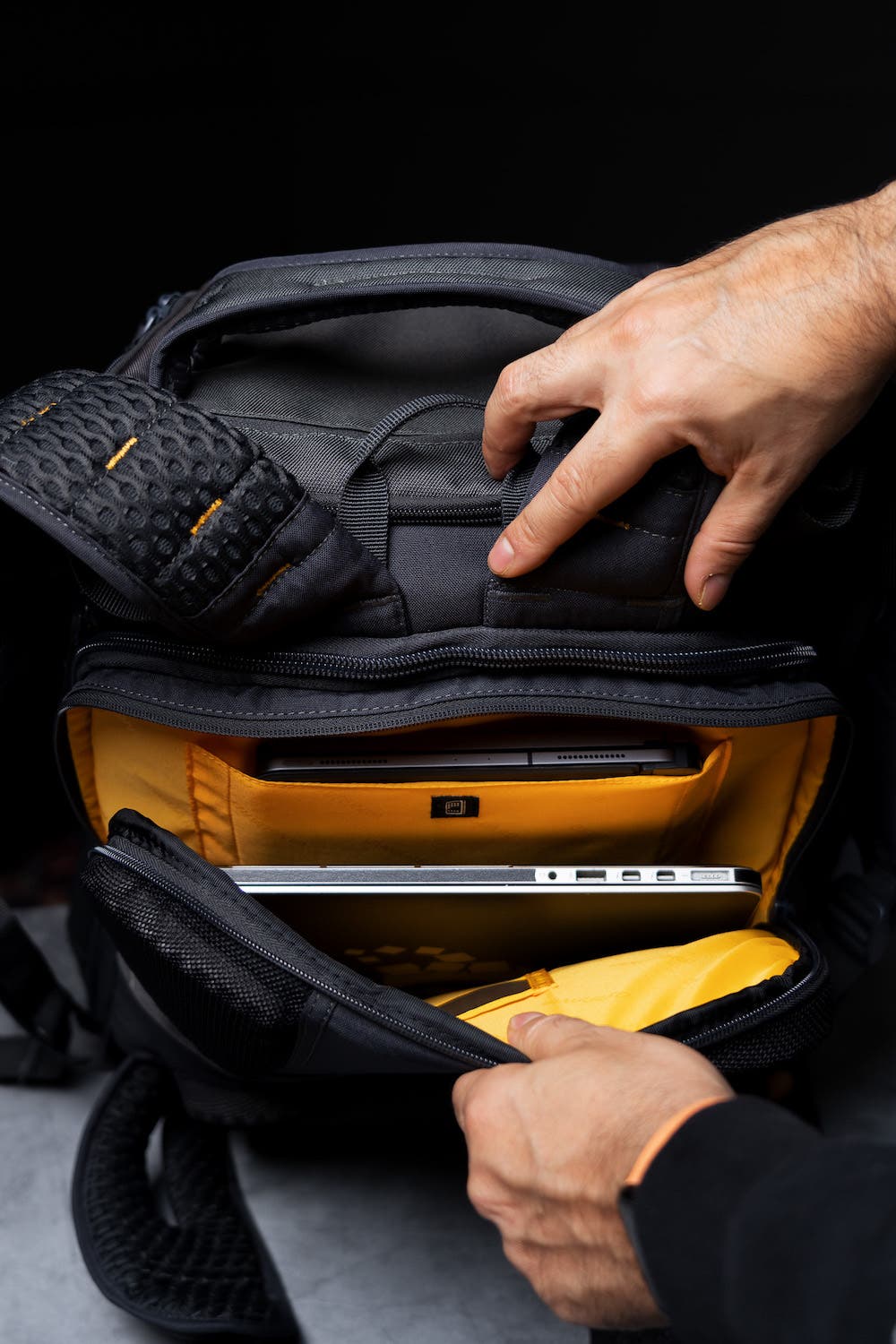 Vanguard Alta Sky 53 camera backpack