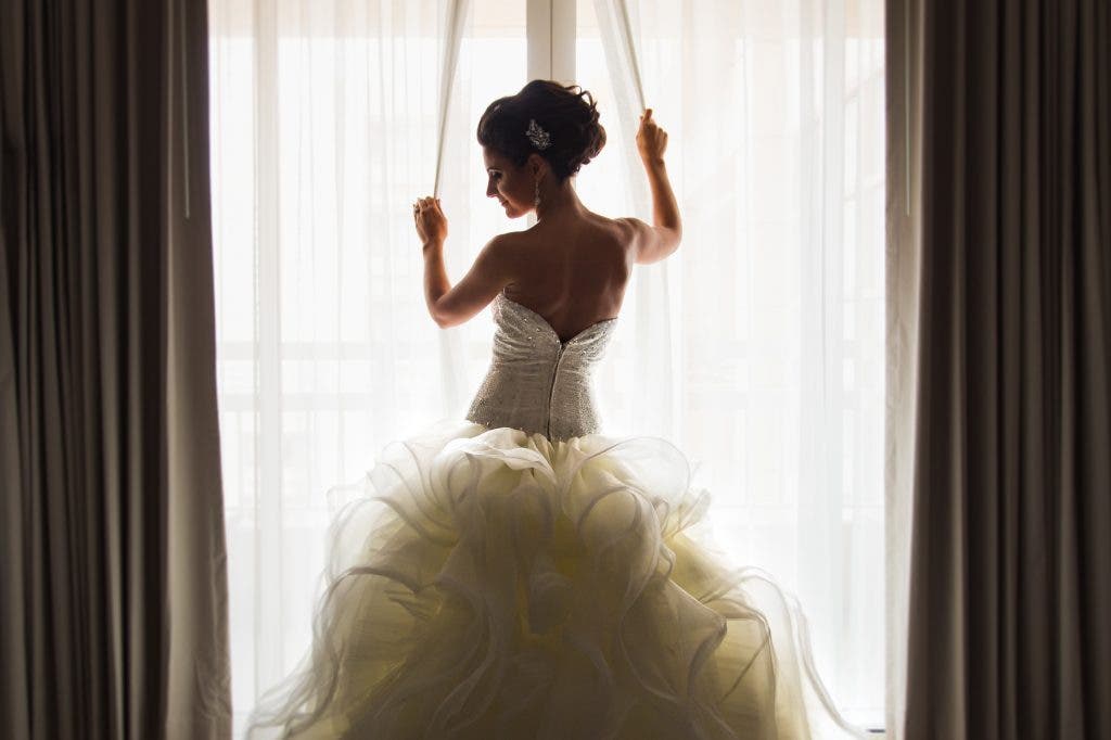 dark aesthetic pictures of bridal portrait