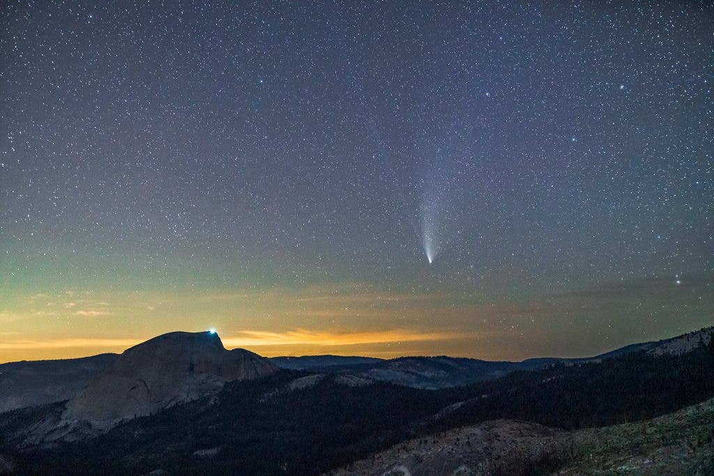 night photography comet