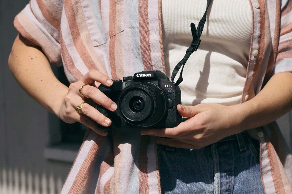 Canon EOS R10 Camera