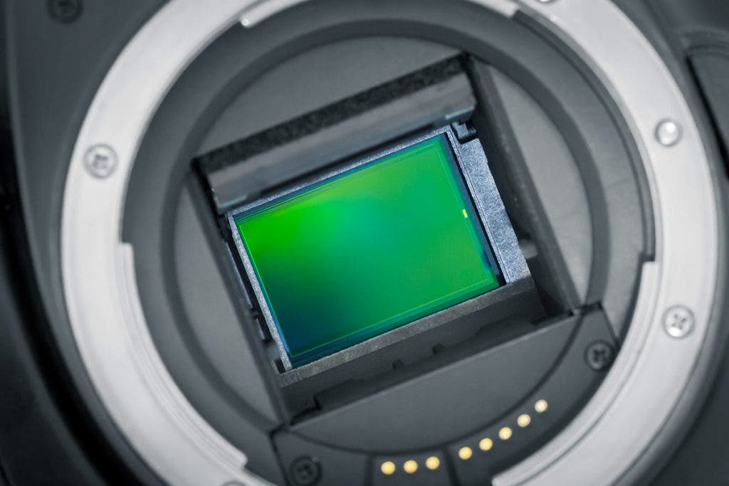 cleaning camera sensor