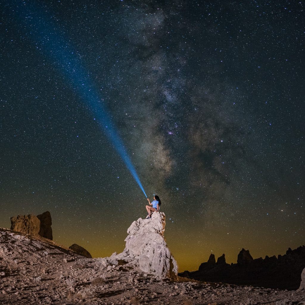milky way photography with people