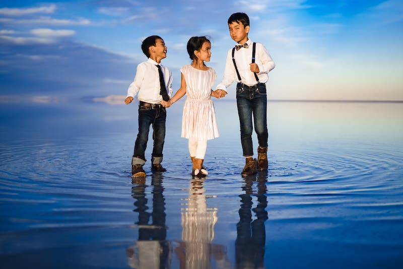 creative portrait photography ideas water reflection