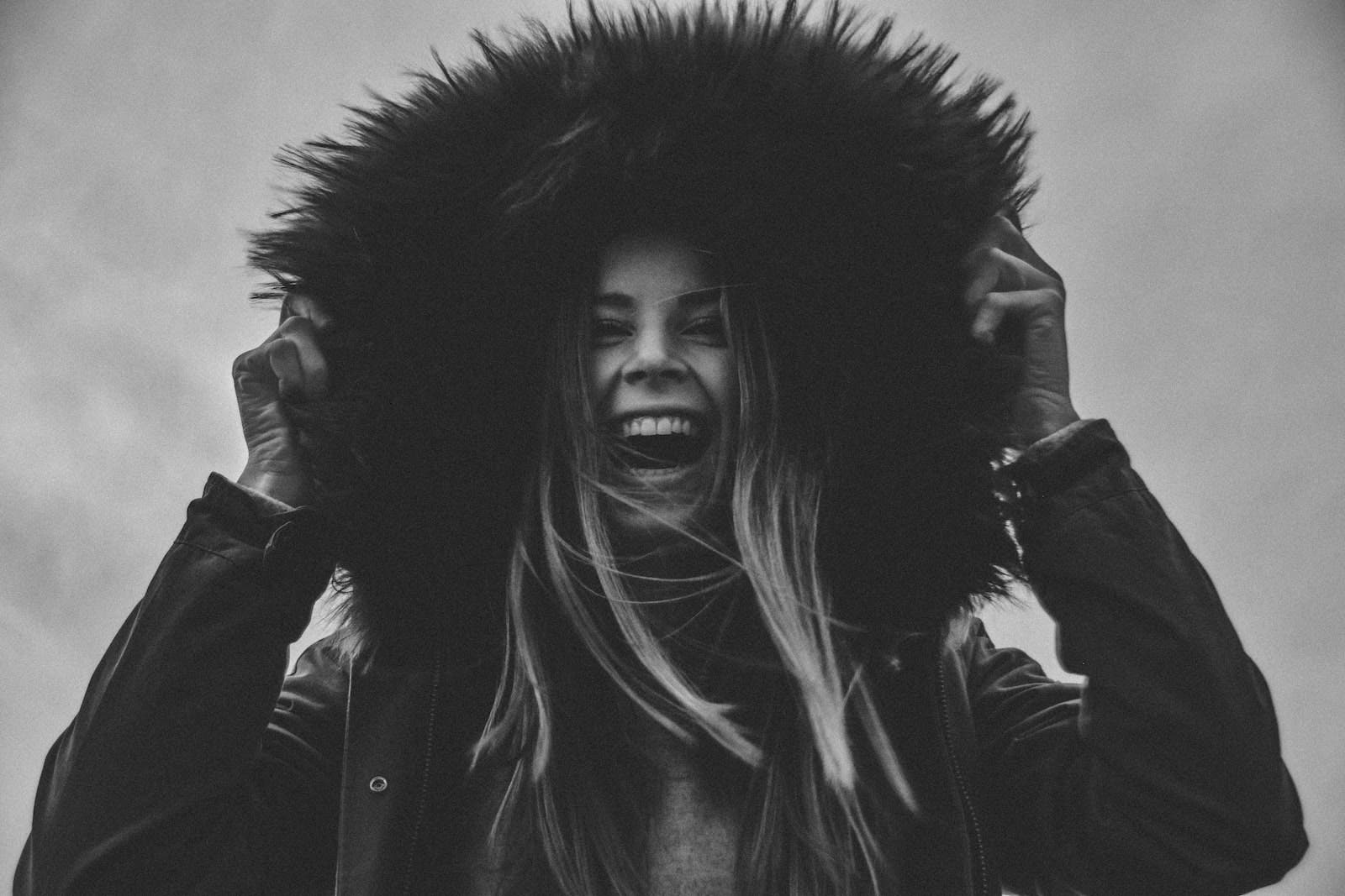 senior picture ideas with black and white portrait