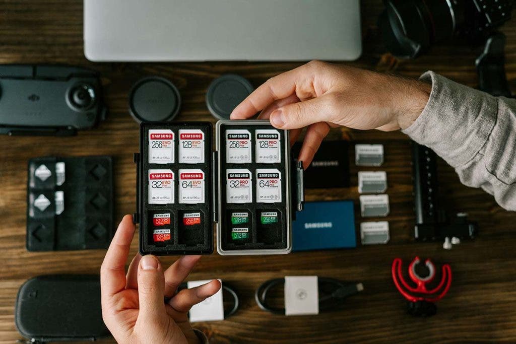 memory card holder