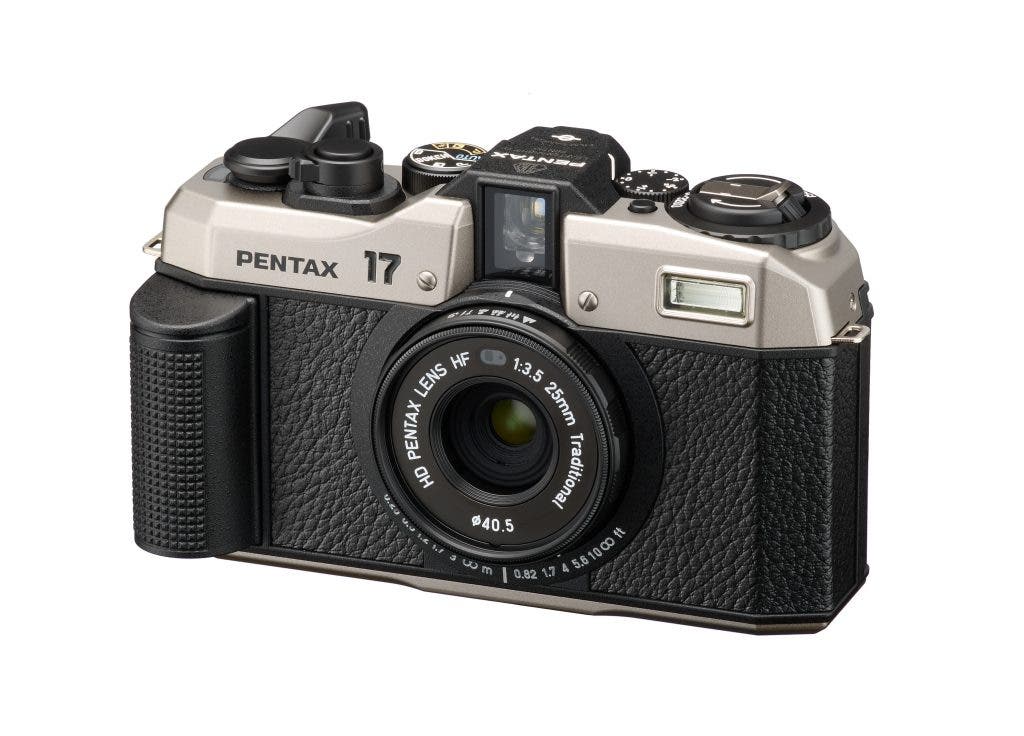 PENTAX 17 Front side