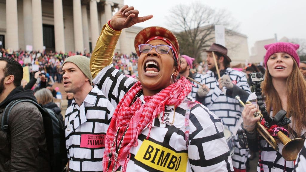 Photojournalist captures woman yelling during the Women's March 2017