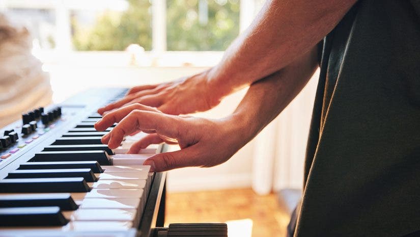 The Benefits of Playing the Keyboard and How to Get Started