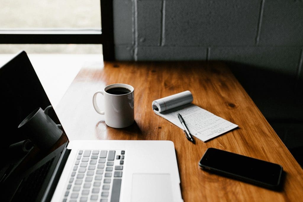 a list of must-have laptop accessories in 2024