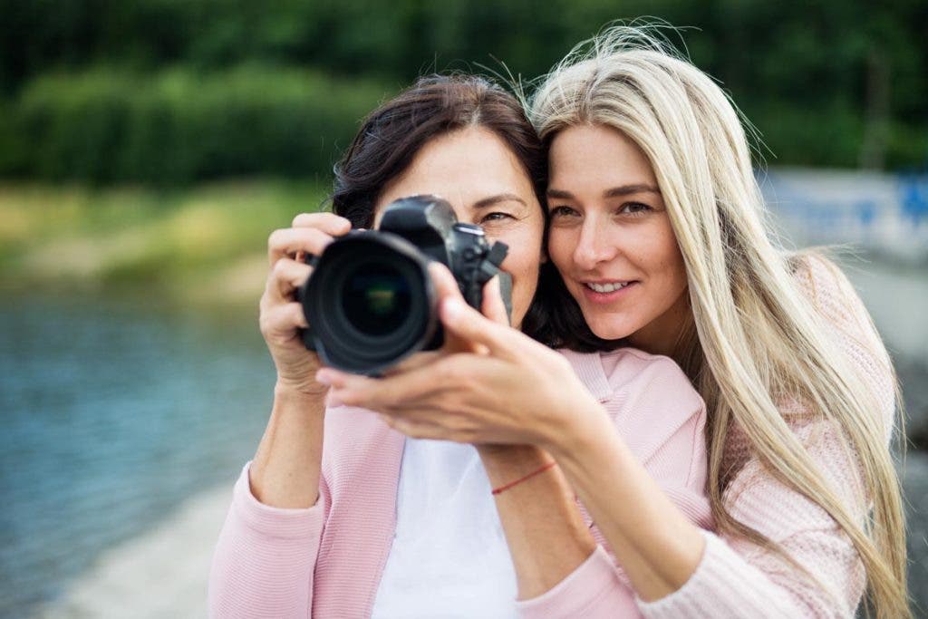 Choose the Best Camera for Beginners: 6 Key Factors